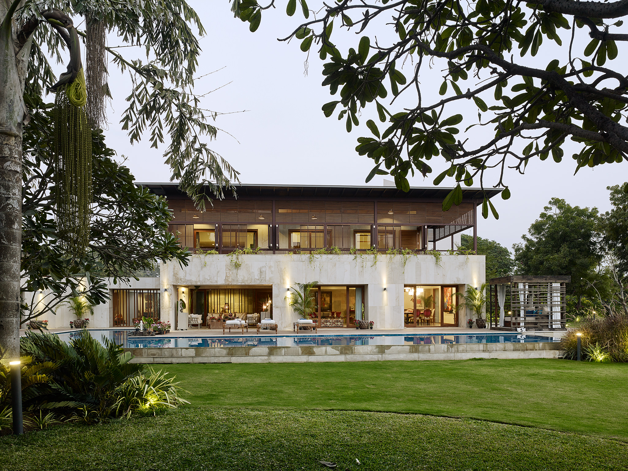 E17621 Alpa 060514 SCREEN